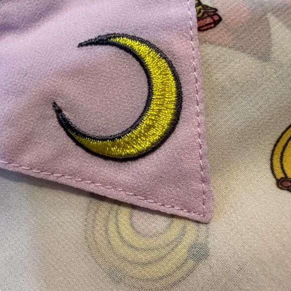 SAILOR MOON Women’s White Pink Long Sleeve Allover Print Button Up Blouse Medium - Picture 8 of 8